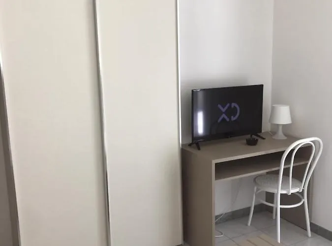 فندق Rivamare Only And Free Coffee تّشيرفييا