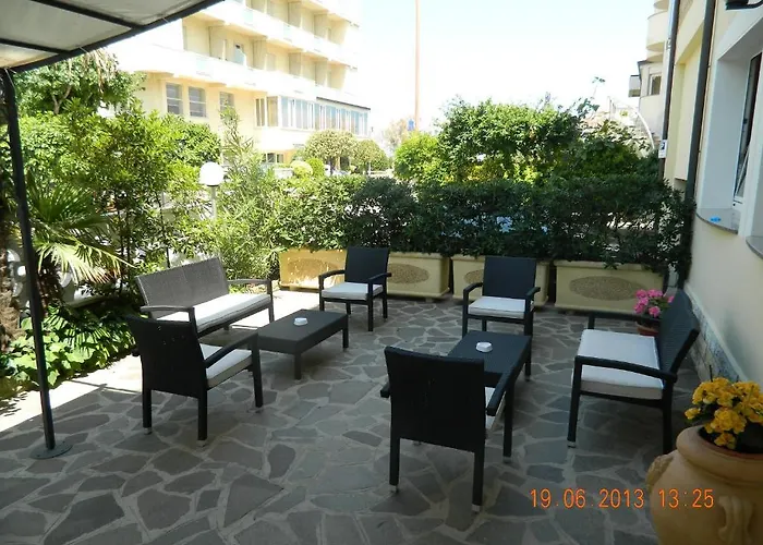 Hotel Rivamare Only And Free Coffee Cervia
